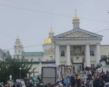 40 тысяч верующих УПЦ крестными ходами прибыли в Почаевскую лавру: "Вымаливают милость Божию"