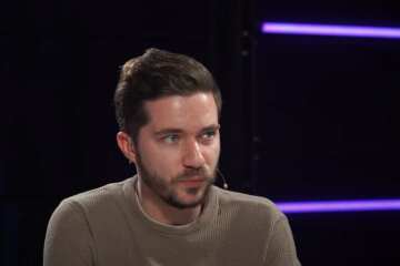 Олег Саакян