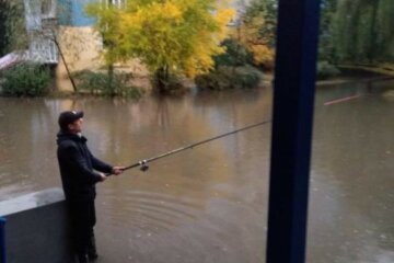 Дніпро перетворився на Венецію, кадри лиха: «вода виявилася навіть...»