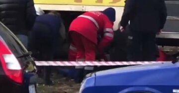 Трагедия произошла с 19-летней девушкой в Харькове: "попала под трамвай и..."