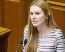 Вигнана зі "Слуги народу" нардеп заразилася коронавірусом: "Народила первістка і..."