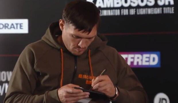 "Идеальное время для этого": Усик озадачил поступком перед боем с Чисорой, британский боксер не сдержался