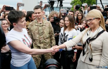 nadezhda-savchenko-poslednie-novosti-26052016-timoshenko-rasskazala-ob-oskorbitelnoy-vstreche-s-savc