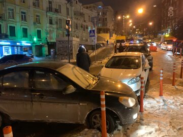 Масштабное ДТП в центре Киева: столкнулись сразу шесть машин, кадры и детали аварии