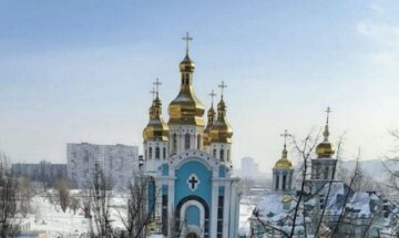 Киевляне массово пошли в церковь на Крещение, в сети появились красноречивые фото: "Локдаун? Не слышали"