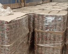 13 тонн гуманитарки для военных попытались продать в Каменском: детали вопиющего преступления