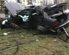 Лихач на BMW вилетів за проїжджу частину на рейки: кадри моторошної ДТП в Одесі