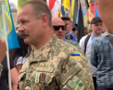 "Поки ще не пізно": Барні запропонували в бою довести справжність своїх нагород і відправитися на Донбас