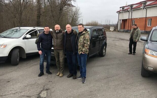 Госэкоинспекция передаст три внедорожника защитникам Украины