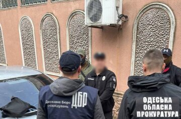 Начальника відділу поліції спіймали на гарячому на Одещині: у чому його звинувачують