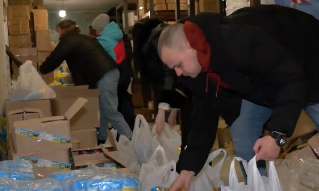Безкоштовні продукти для ВПО та пенсіонерів у Кривому Розі