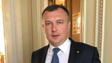 Рудьковский рассказал, как «Слуга народа» Семинский внес в декларацию украденное