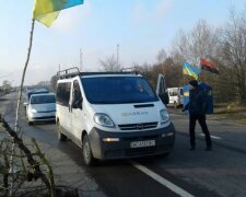 Свободовцы начали блокаду российских фур в Сумской области (фото)