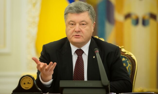 Сдать украинский паспорт: Порошенко отреагировал на выпад Мураева в сторону Сенцова