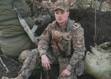 «Знищив 11 рашистів і спалив ворожу БМД»: молодий воїн отримав звання Герой України