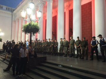 Головне за ніч: масштабна бійка у мерії Одеси і розстріл в санаторії