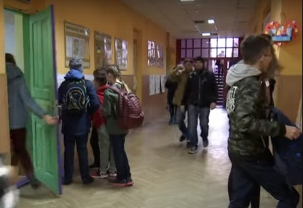 "Дядя, тебя отсюда вынесут": в школе разгорелся скандал из-за украинского языка