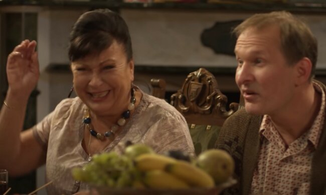 "У намордниках ходите!": Валюха зі "Сватів" посварилася з подругою через хворобу, актуальне відео