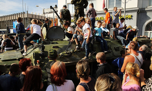 Pro-Russian Separatists Control Eastern Ukraine City Of Lugansk