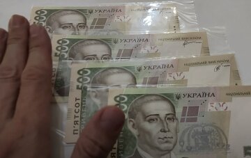 Грошова допомога для пенсіонерів в Сумській області