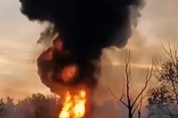 Военный самолет рф упал и загорелся сразу после взлета: растет количество жертв