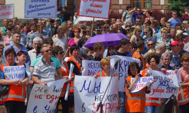 Ясинувата в окупації: як живуть люди, які так усіма силами "відбивалися" від України, відео