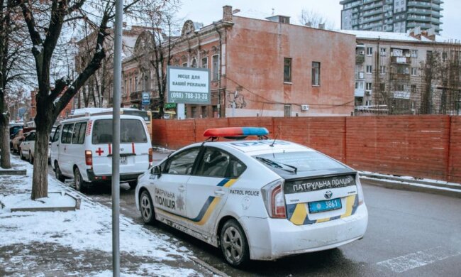 НП у Криворізькій райраді: поступило повідомлення про бомбу, виламані двері