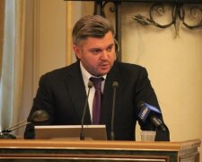 Министр Ставицкий выиграл суд у Луценко