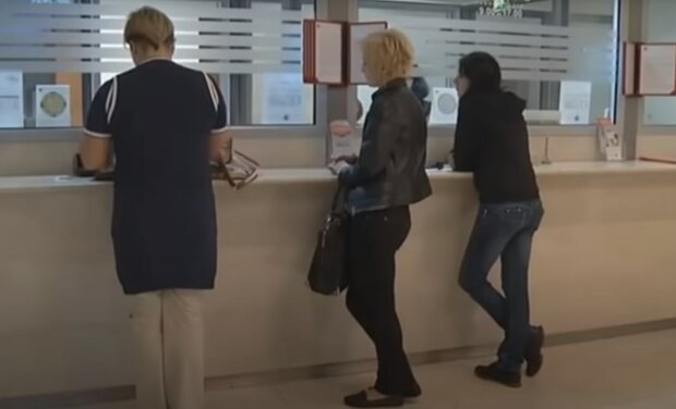 В Україні збанкрутував великий банк: як вкладникам повернути свої гроші