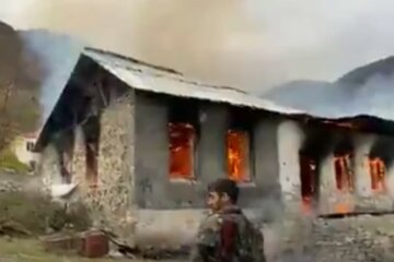 Армяне устроили пожары на освобожденной территории, пугающие кадры: "Сжигают дома, чтобы..."