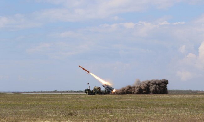 Ракеты запустили в Одесской области: кадры огненного удара слили в сеть