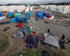 Французские власти сносят лагерь беженцев: жителей эвакуируют