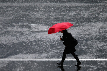 Дождь, ливень, погода, зонт, Getty Images