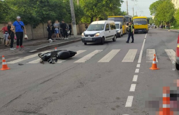 Масштабна аварія у Вінниці, дітей забрала швидка: кадри з місця