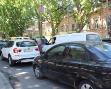 Агітація дійшла до безумства в Одесі: як псують автомобілі жителів, фото
