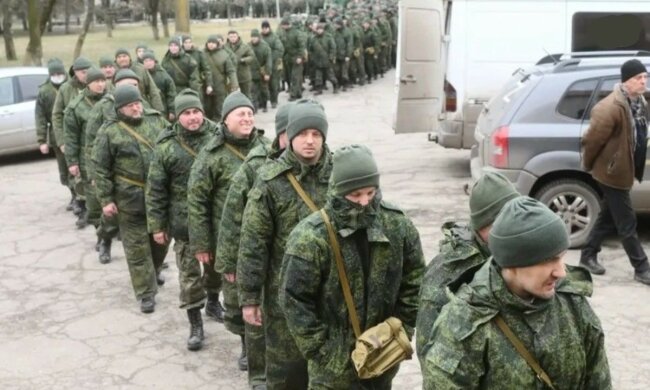 На мужчин охотятся в магазинах и на улицах: россияне насильственно проводят мобилизацию в ОРДЛО