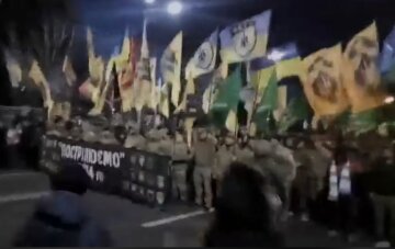 Новый Майдан разгорается в Киеве, полиция стягивает силы: кадры происходящего
