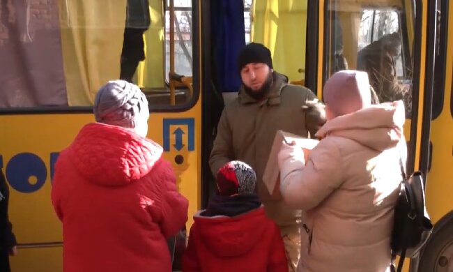 Безкоштовні продукти для ВПО та пенсіонерів у Полтаві