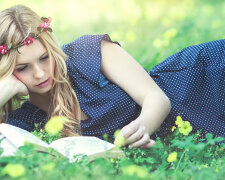 гороскоп на 8 апреля девушка, весна, чтение, книга, отдых
