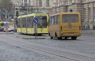 Ограничение движения транспорта во Львовской области