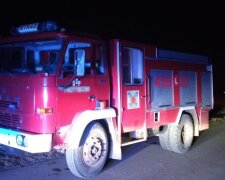 "Хотіли тільки покататися": поліцейські зупинили пожежну машину з п'яними людьми всередині, фото з місця інциденту у Польщі