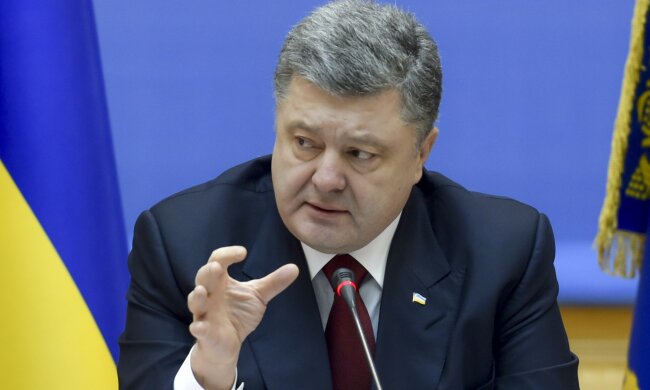 Ukrainian President Petro Poroshenko speaks during a government meeting in Kiev