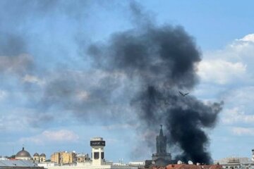 На харьковском вокзале вспыхнул пожар, кадры с места: "в огне 250 кв. метров"