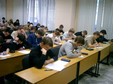 У МОН розповіли, скільки учнів не навчаються українською мовою