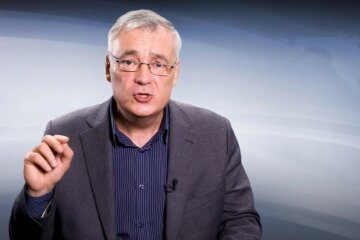 Снегирёв о вакцинации от COVID-19: политики провалили программу контрактирования