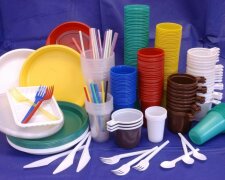 пластиковая одноразовая посуда