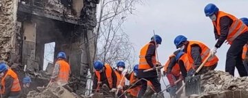 Безработных украинцев возьмут в "Армию восстановления": сколько будут платить
