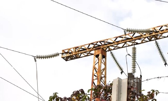 Графіки відключення світла у Запоріжжі на 12 грудня: де в будинках довго не буде електрики