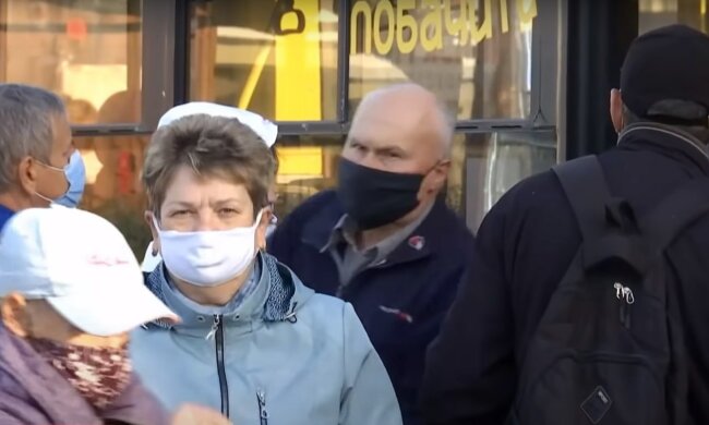 карантин маски автобус транспорт украинцы люди