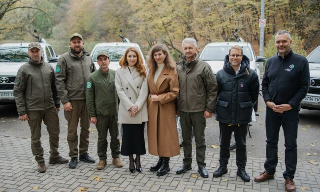 Міністерка захисту довкілля  Світлана Гринчук розповіла про передачу 15 нових транспортних для Нацпарків: "Доречний та своєчасний внесок"